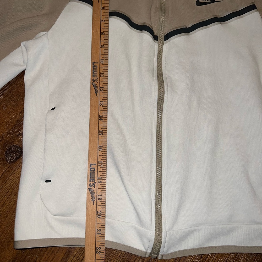 Nike Sportswear Tech Fleece Tan White Active Zip Up Hooded Jacket Size Youth XL - Picture 9 of 13